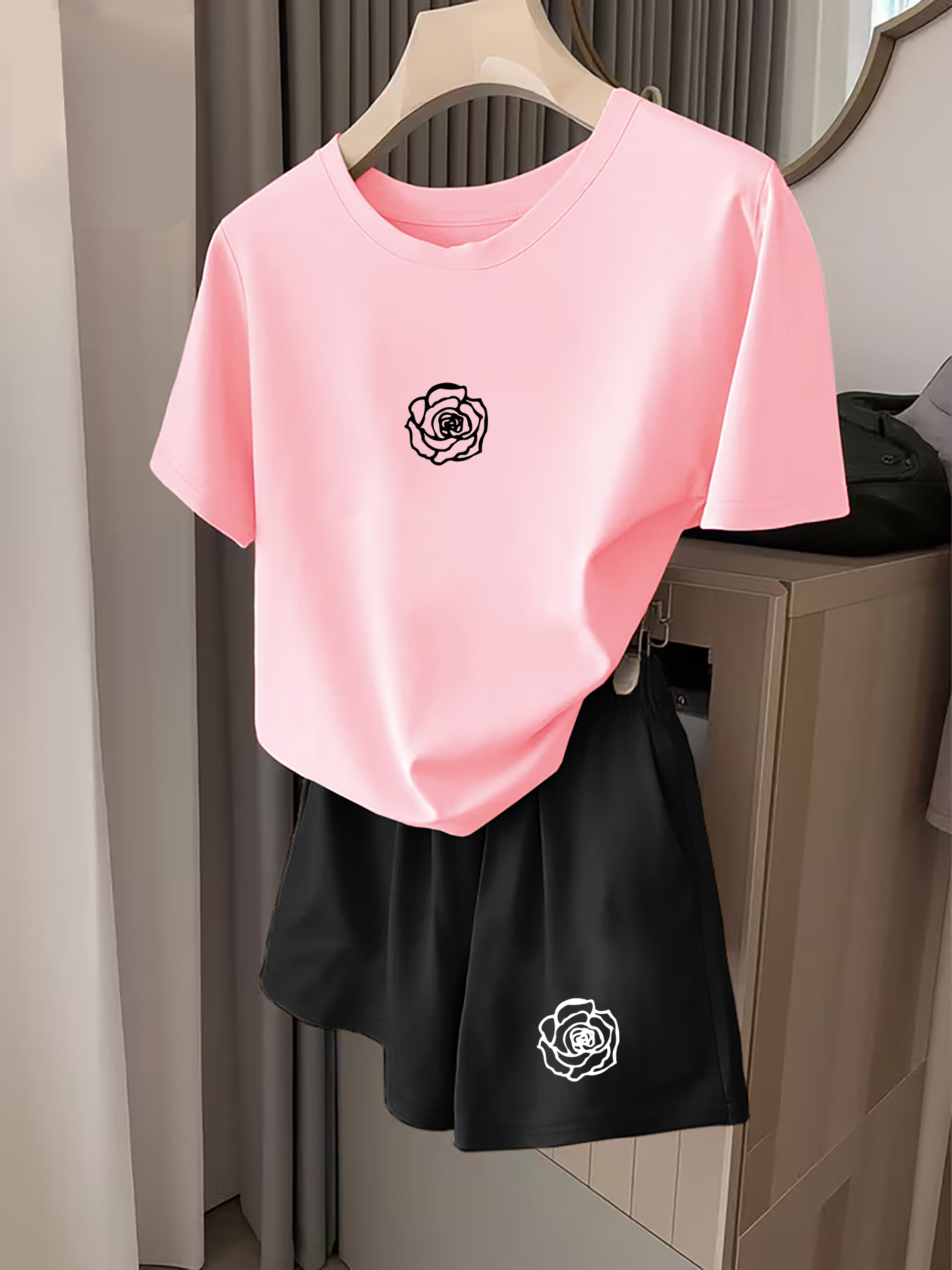 Casual Style with Artistic Lin - đánh giá và giá Summer Rose Clothing